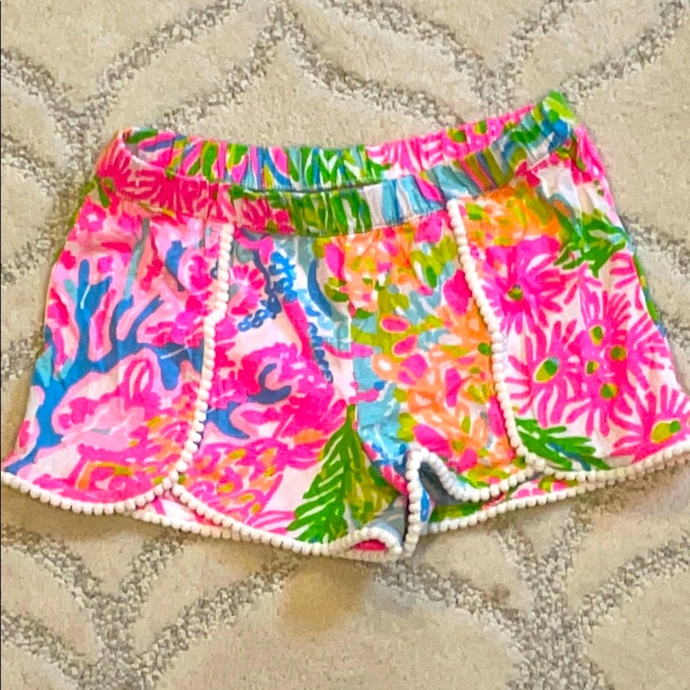 EUC Lilly Pulitzer stretch comfy shorts w/ poms